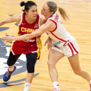 爱游戏体育app-比中国女篮赢球更可喜！宫鲁鸣不再固执，主动削弱张子宇出场时间